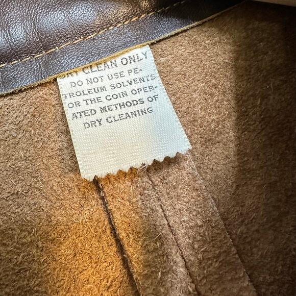 Vintage 1970’s Genuine Leather and Suede Snap Front Cape Jacket - Picture 5 of 9